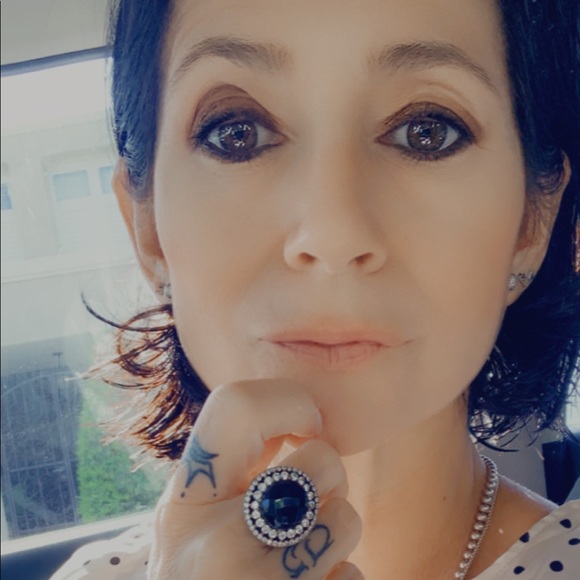 Meet your Posher, Gretchen - Picture 9 of 15